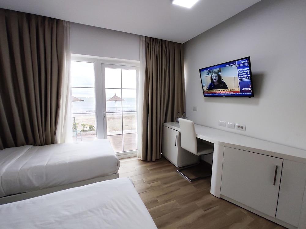 Prestige Resort Durres Qerret Екстер'єр фото