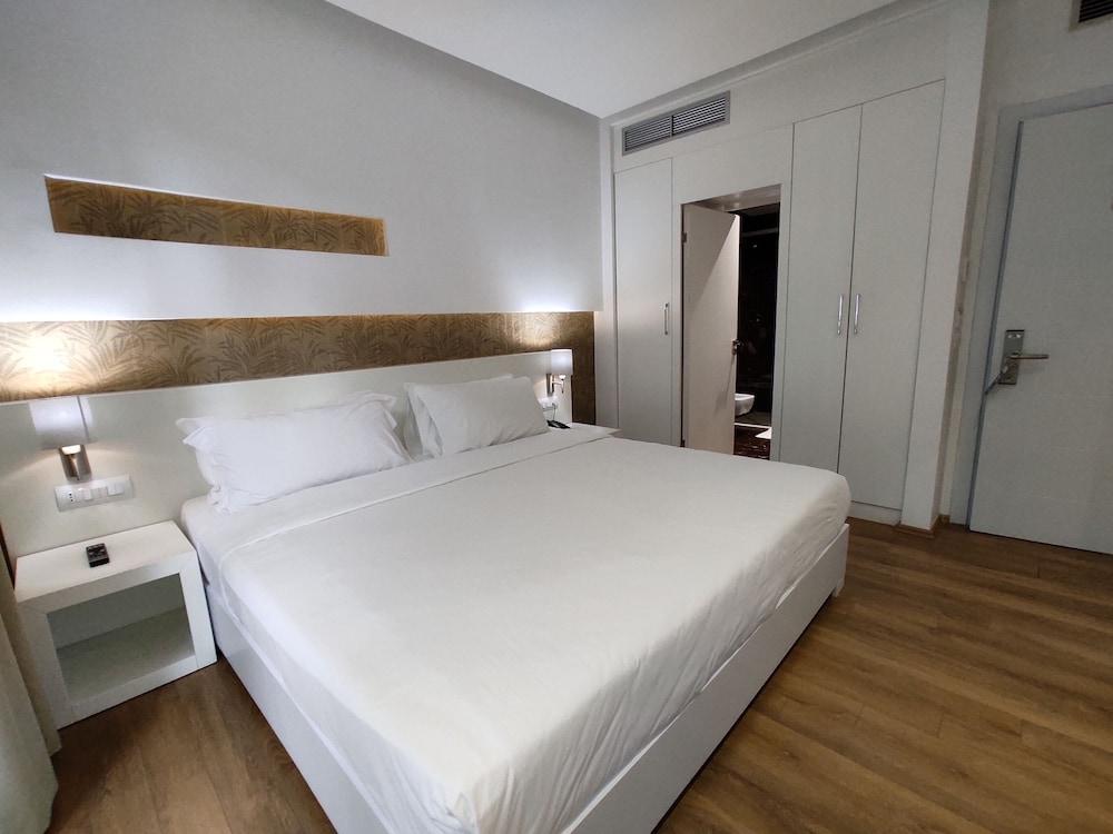 Prestige Resort Durres Qerret Екстер'єр фото