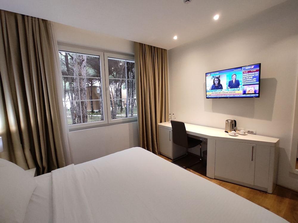 Prestige Resort Durres Qerret Екстер'єр фото