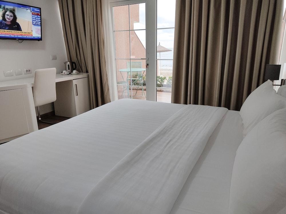 Prestige Resort Durres Qerret Екстер'єр фото